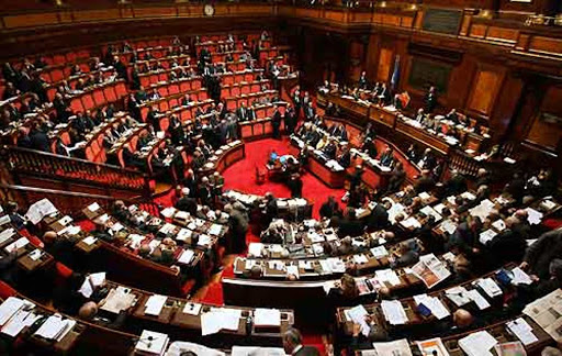 Crisi di Governo, un'immagine del parlamento italiano